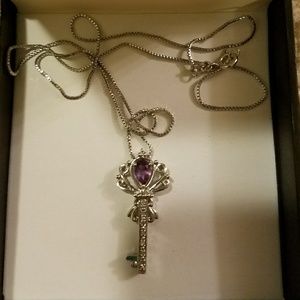 Beautiful silver key necklace!