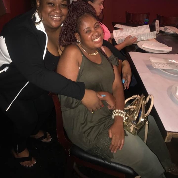 Meet your Posher, Demetriauna - Picture 1 of 1