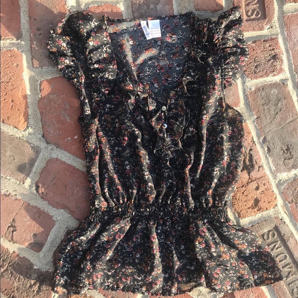 Full Tilt Tillys Floral Sheer Top Flutter / Ruffle