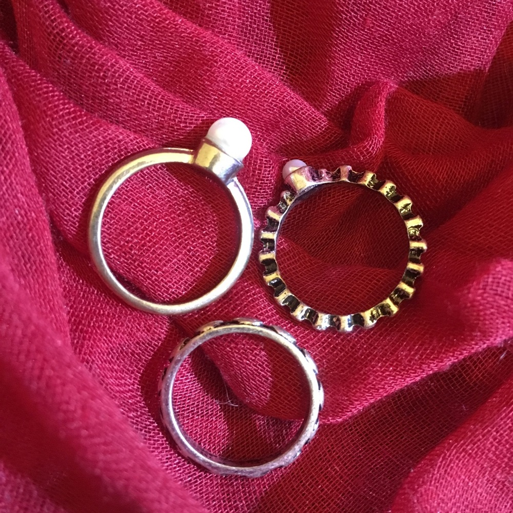 Bundle of three rings