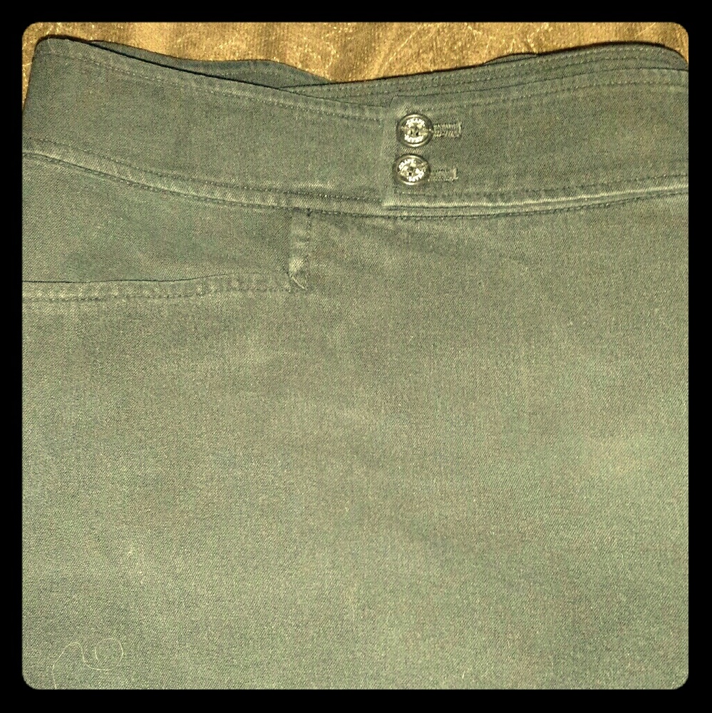 Chaps Capri pants