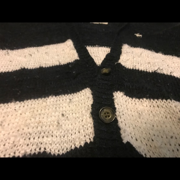 Abercrombie and Fitch cardigan - Picture 2 of 3