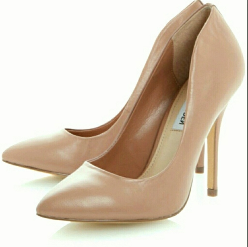 Steve Madden Galleryy Blush Leather Pointed Pumps
