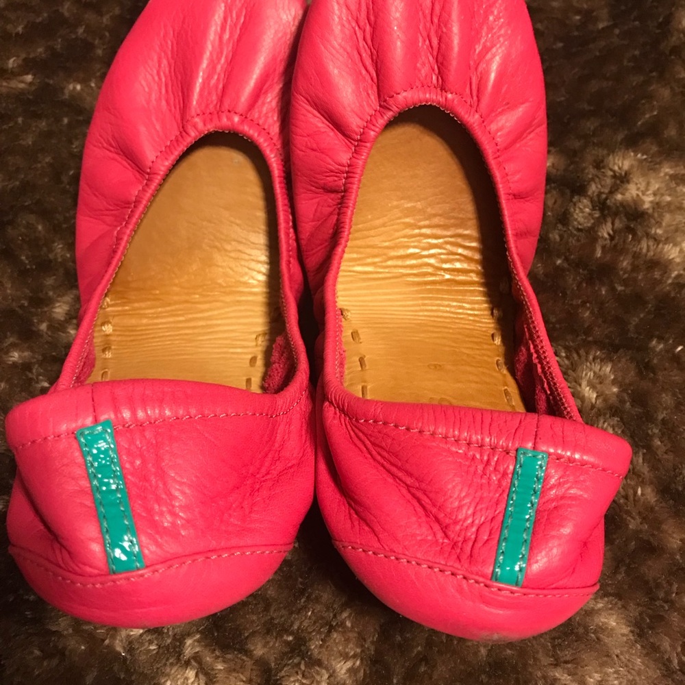 Hot pink Tieks