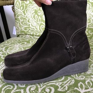 La Canadienne Waterproof Suede Boots