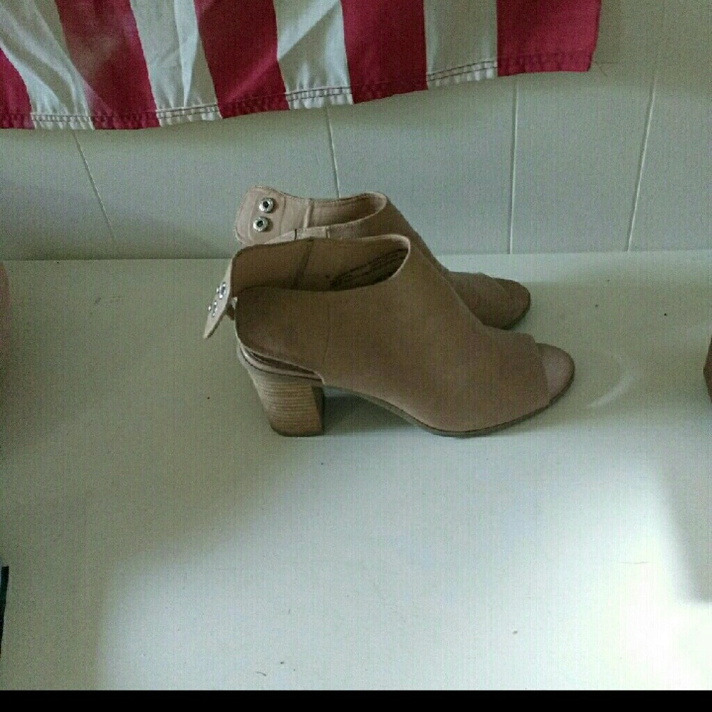 Block heel mules