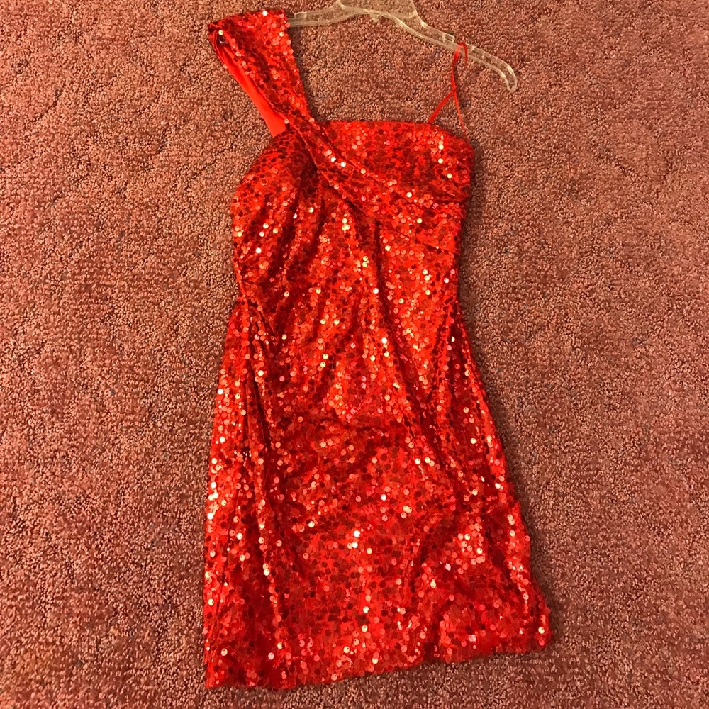 Red Sequin Dress. One Shoulder.
