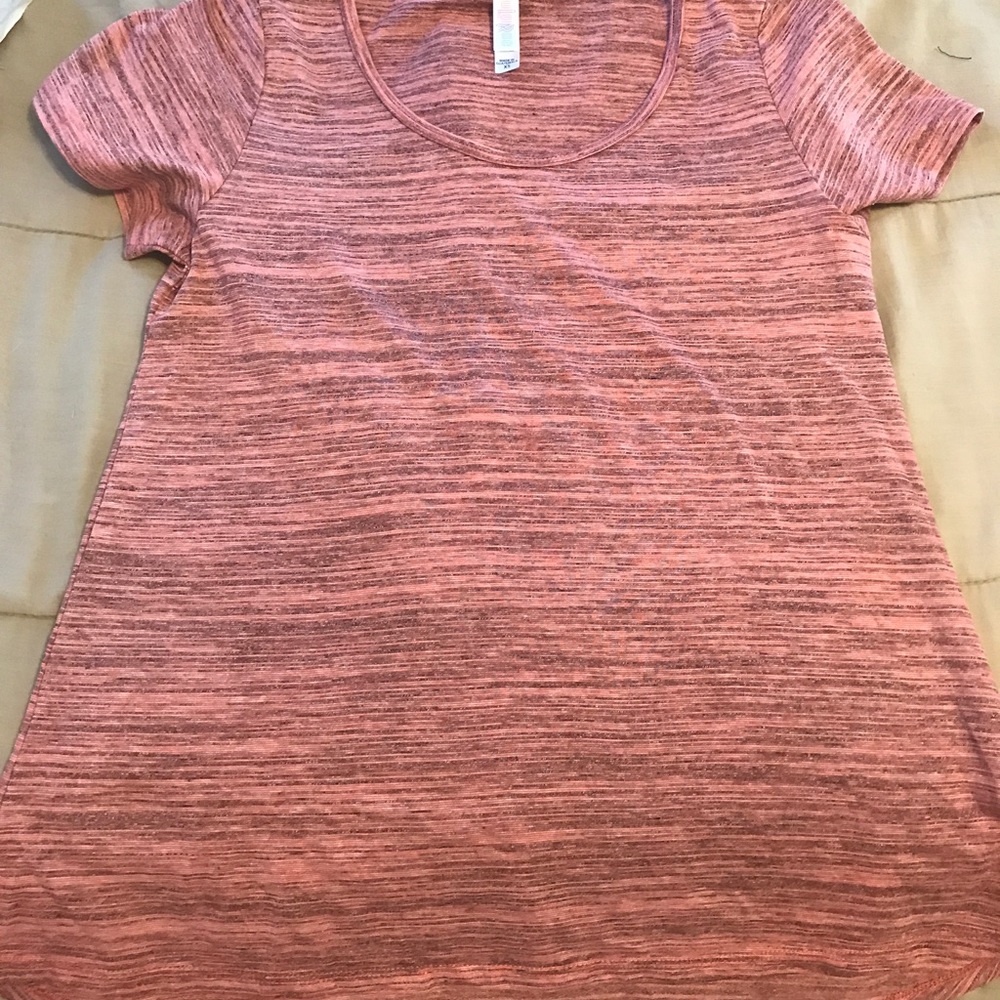 LulaRoe XS Classic-T new