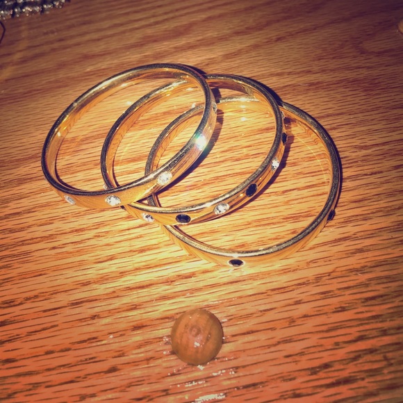 Bracelets - Picture 1 of 1