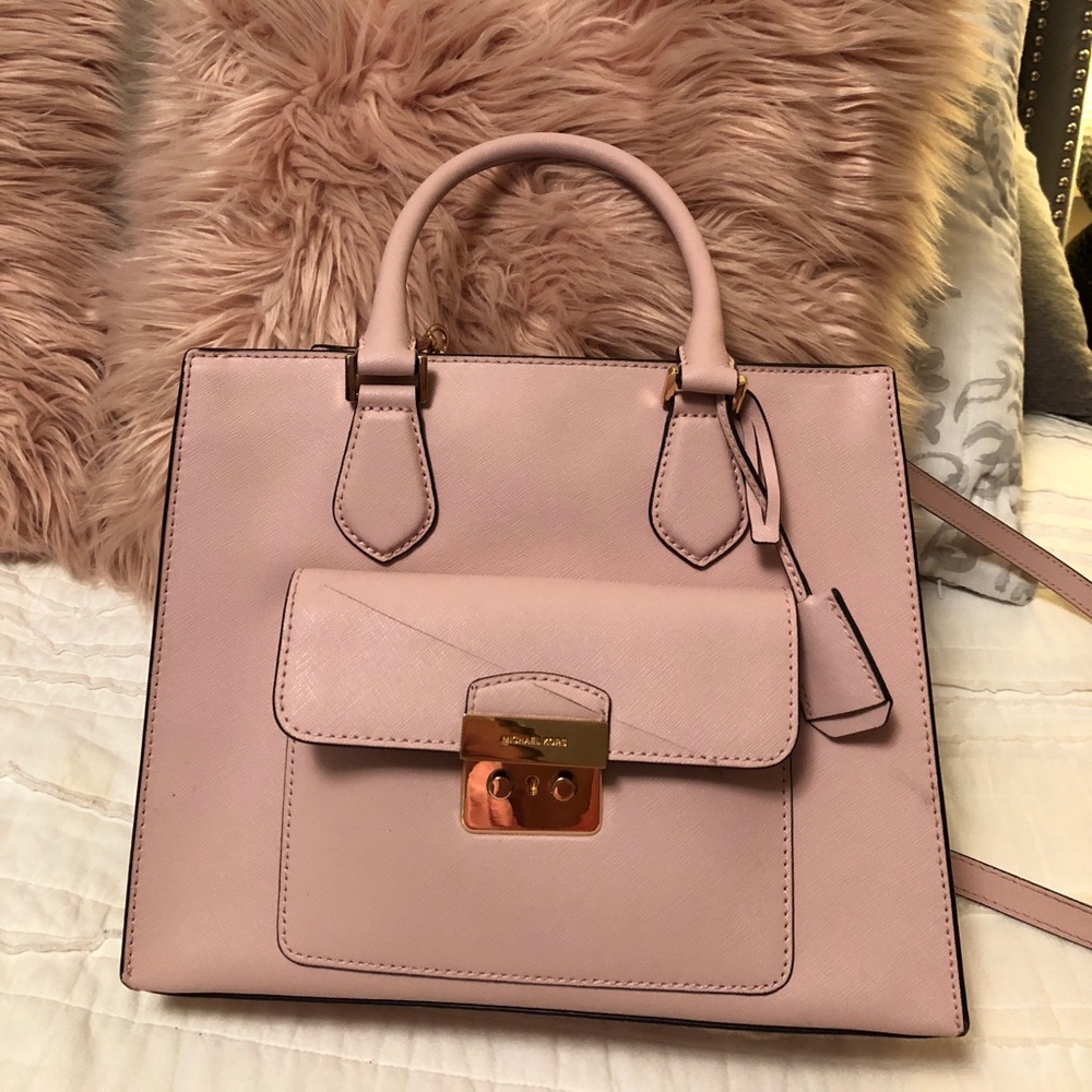 MICHAEL KORS PURSE - Picture 1 of 6