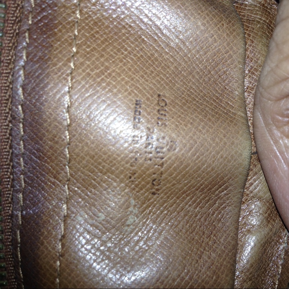 Authentic Vintage Louis Vuitton CROSSBODY - Picture 8 of 8