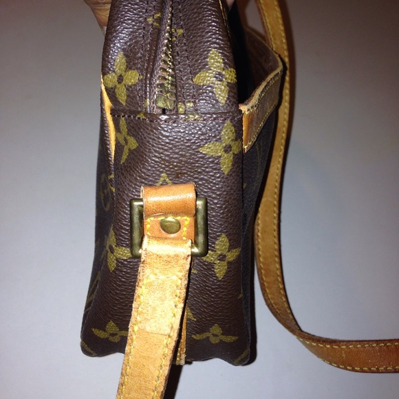 Authentic Vintage Louis Vuitton CROSSBODY - Picture 3 of 8