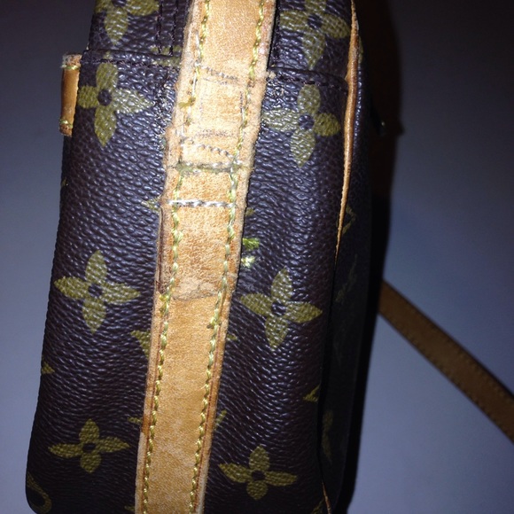 Authentic Vintage Louis Vuitton CROSSBODY - Picture 5 of 8
