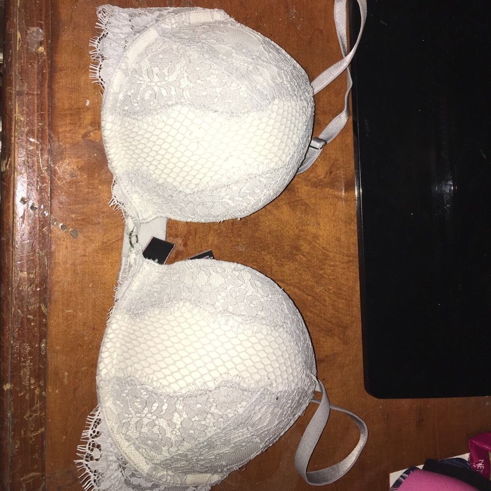 BOMBSHELL BRA!