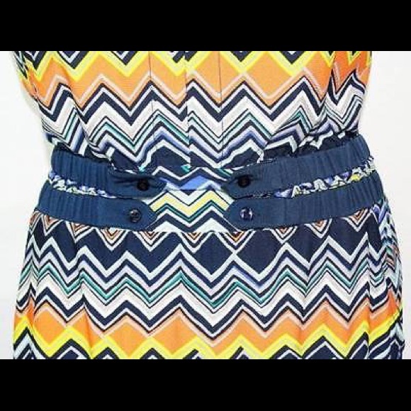 NWOT BCBGMAXAZRIA Sleeveless Zig Zag Chevron Dress - Picture 3 of 3