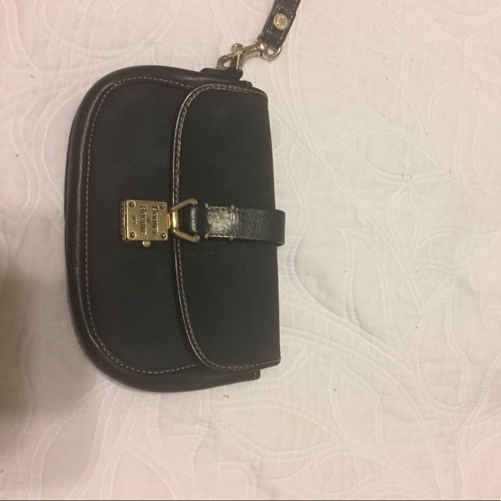 Dooney & Bourke black wristlet