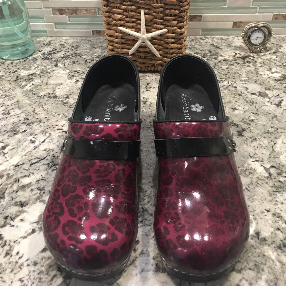 Sanita clogs
