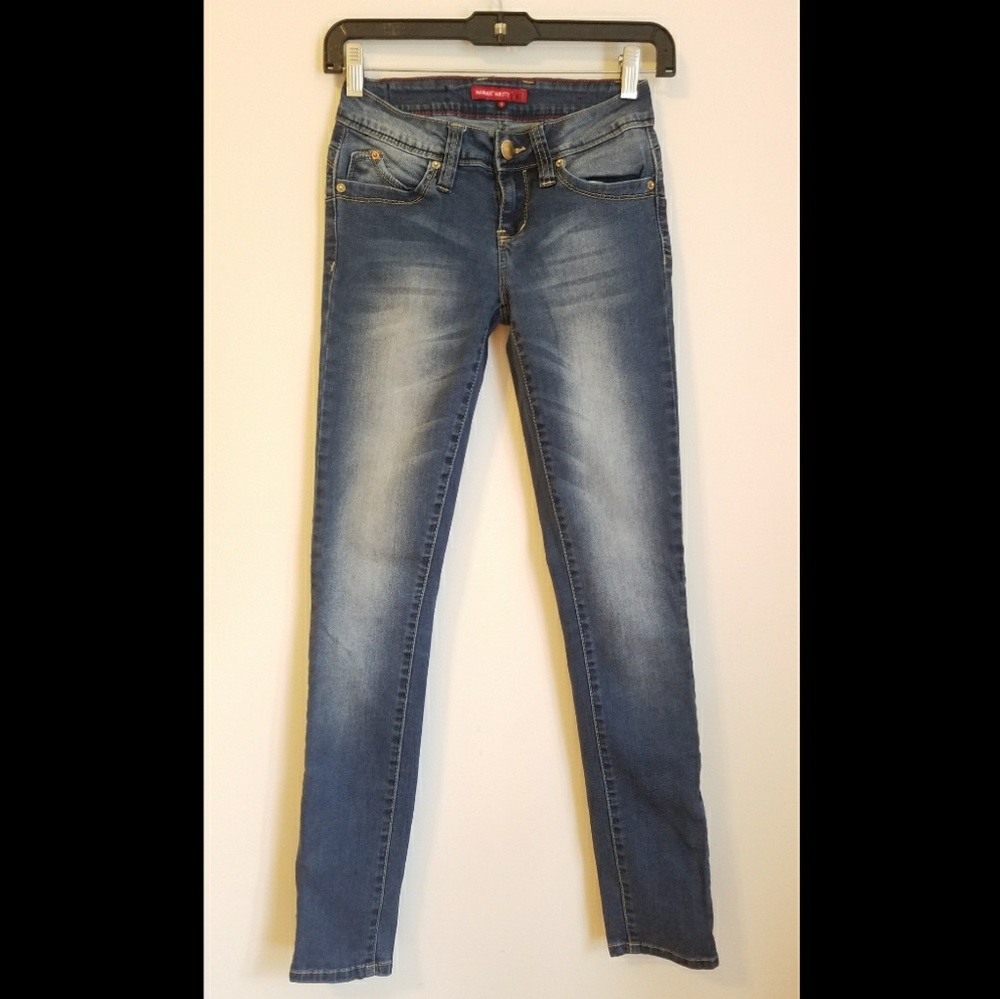 Butt shaping, skinny jeans