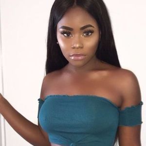 Meet your Posher, Queen