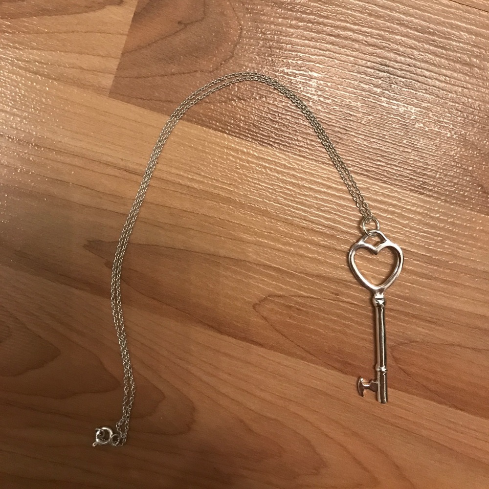 18" necklace with heart key pendant stamped 925