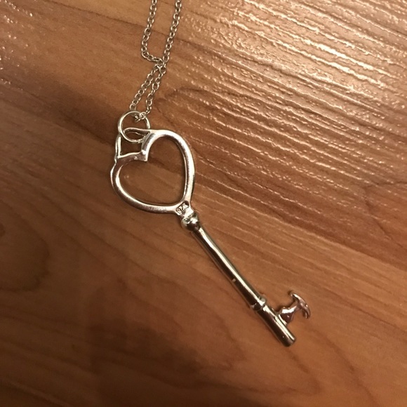 18" necklace with heart key pendant stamped 925 - Picture 2 of 2