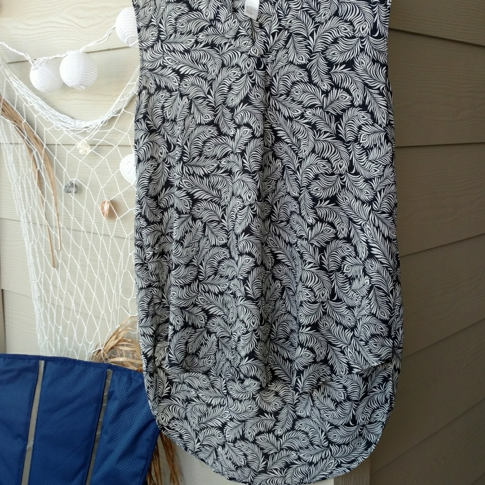 💥Hi-Lo Feather print top 💥