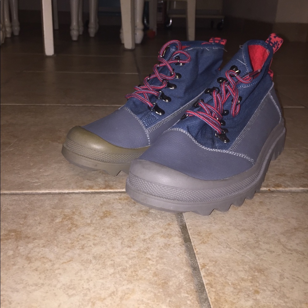 TOMS Hiking/ Rain Boots