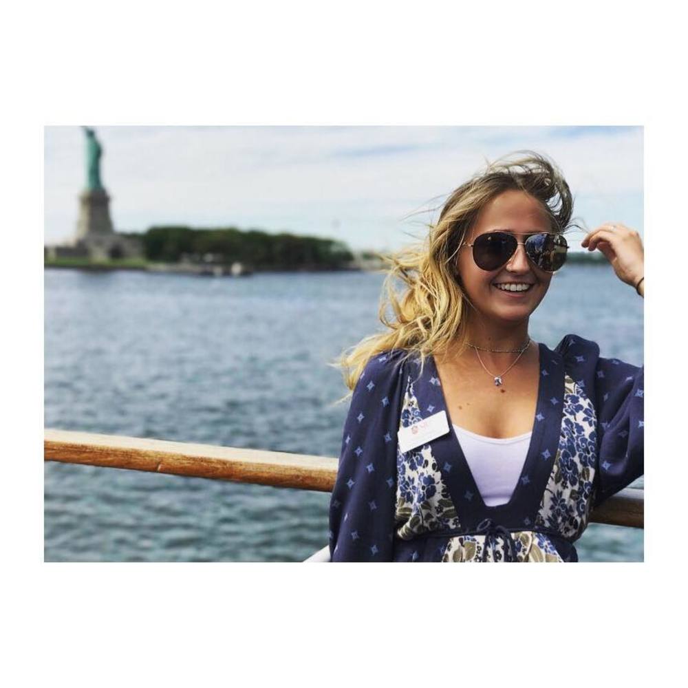 Meet your Posher, Lizzy