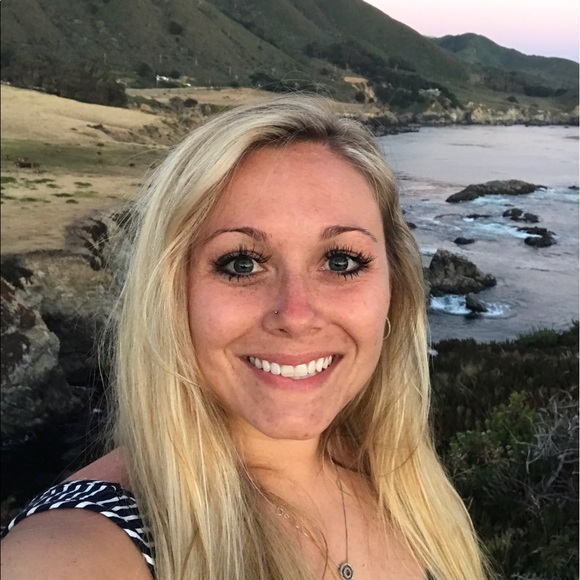 Meet your Posher, Ashley - Picture 3 of 3