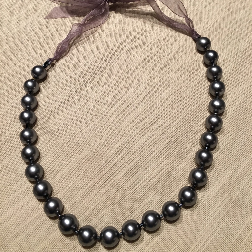 Black Faux Pearl Necklace - Picture 1 of 3