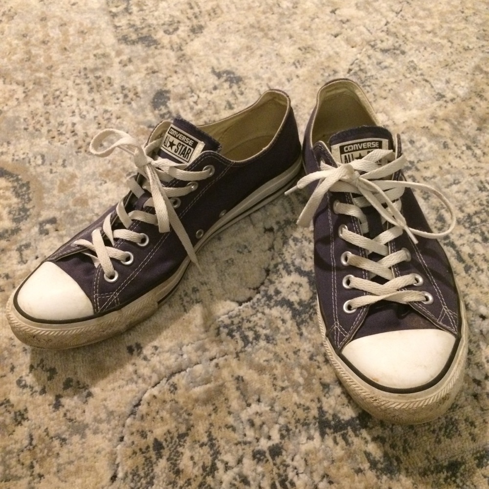 Men's navy low top Converse