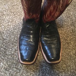 Black caiman boots!!!!