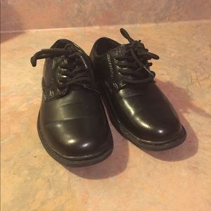 Stacy Adams Black dress up shoes for toddler