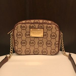 Michael Kors small crossbody (like new!)