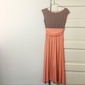 Gilli Midi Dress Size Small