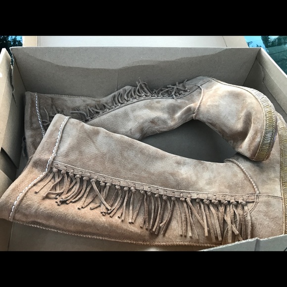 Ugg boots - Picture 2 of 2