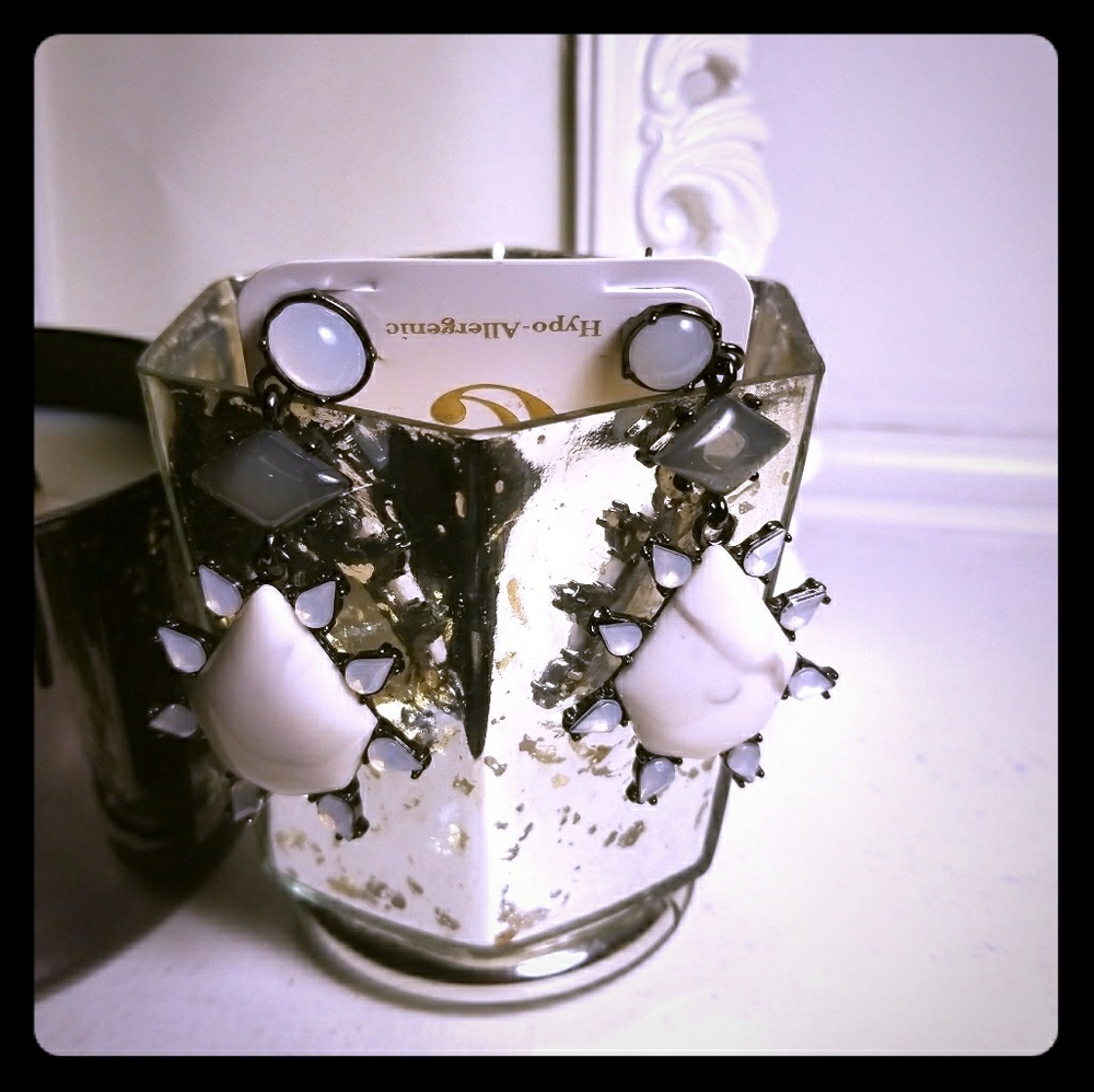 Statement earring