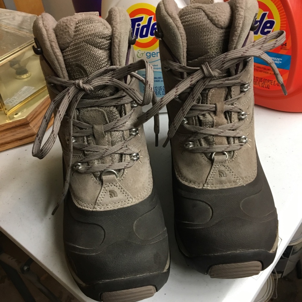 THE NORTH FACE brand new boots