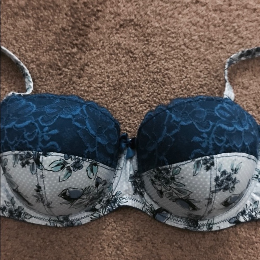A beautiful 38D Adore Me Bra. Never Worn. Tag on.