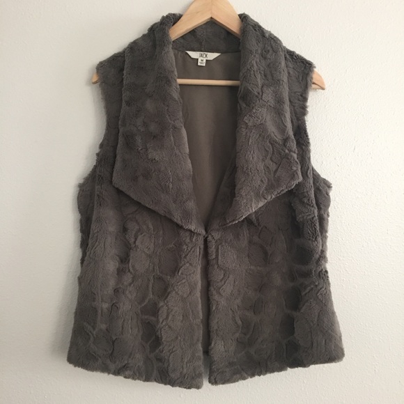 Jack by BB Dakota Jackets & Blazers - Jack by BB Dakota Gray Faux Fur Vest - Medium