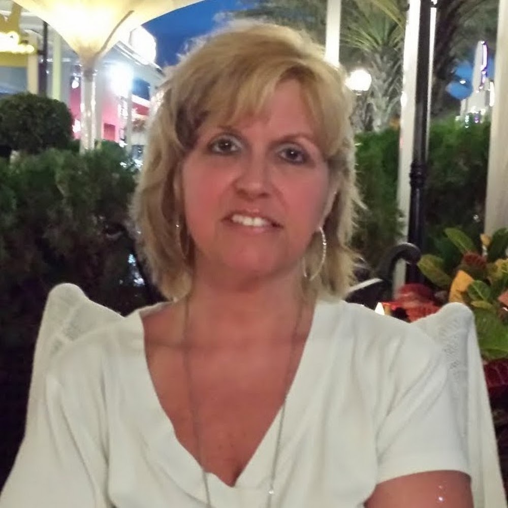 Meet your Posher, Lori