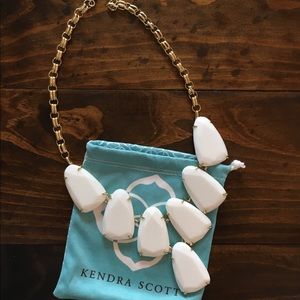 Kendra Scott Harlow necklace in white