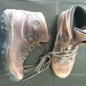 Women's hiking/barn Boots
