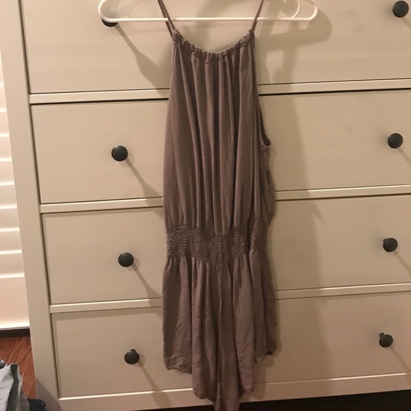 Brandy Melville romper - Picture 3 of 4