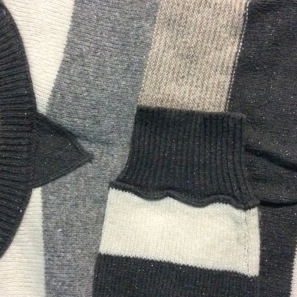 Multi color knitted Sweater - Picture 1 of 4