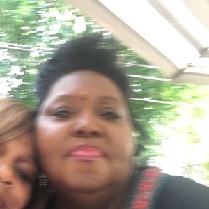 Meet your Posher, Gloria