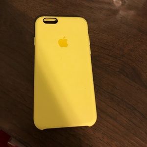 Yellow silicon Apple iPhone 6-6s case Yellow silicon Apple iPhone 6-6s case