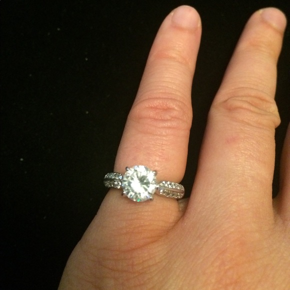 Vintage Jewelry - Vintage Art Deco Style Ring