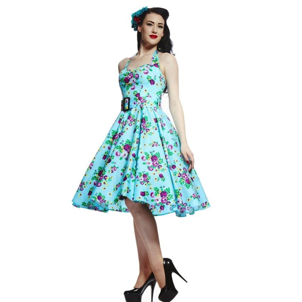 Gorgeous Vintage-Inspired Halter-top sundress