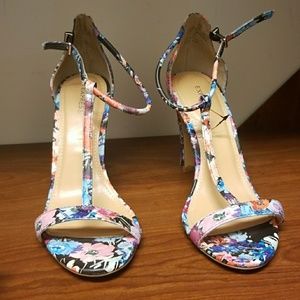 Floral print t-strap heels 8
